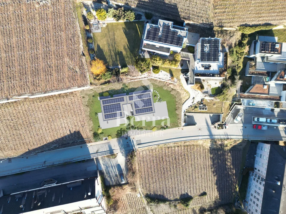 Villa contemporanea nuova - Orientamento Sud-Ovest - Inizio dei lavori