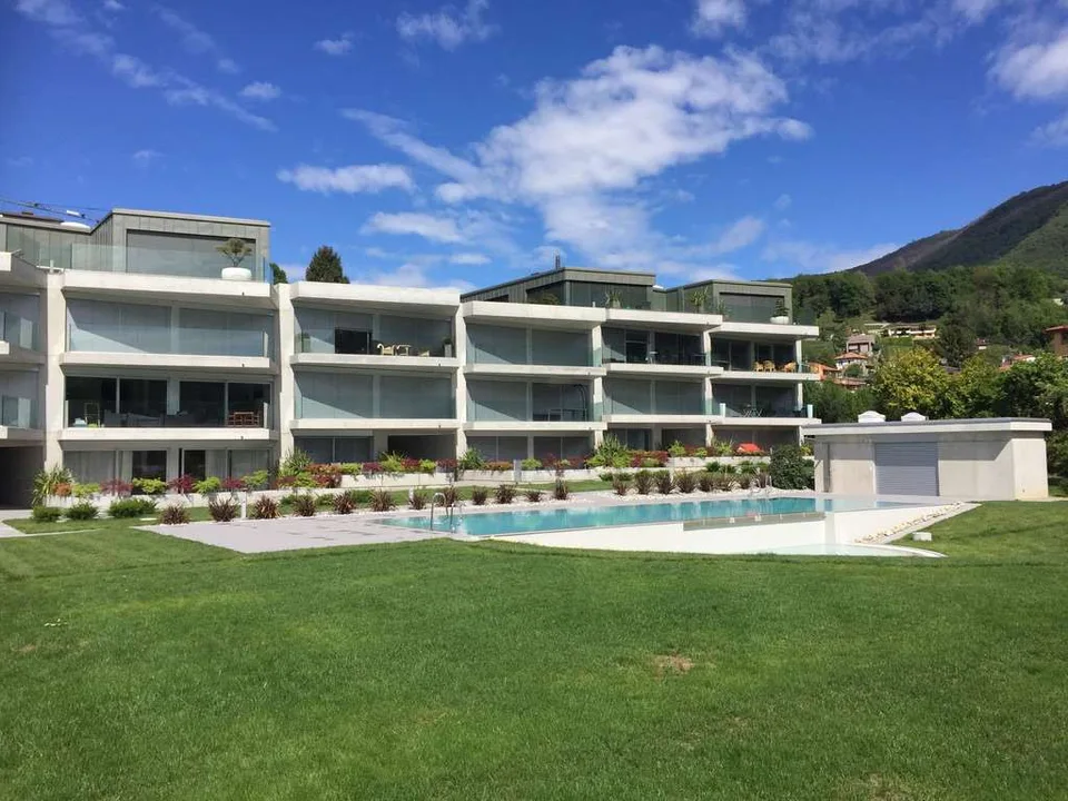 APPARTAMENTO 4.5 LOC. CON PISCINA MORBIO INFERIORE