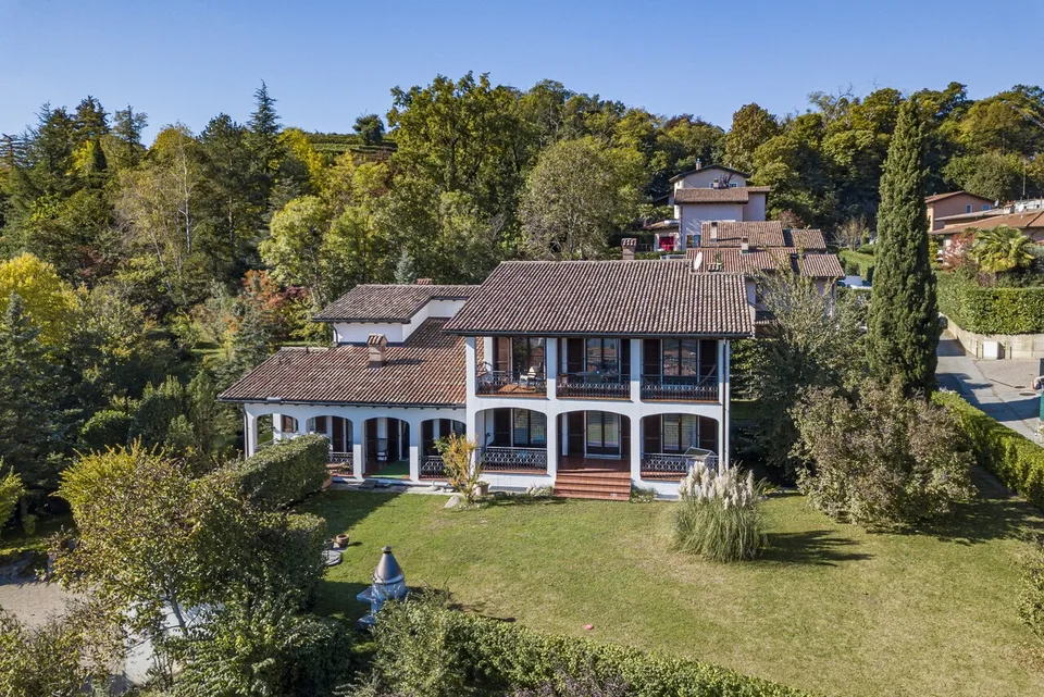 Elegante e spaziosa villa in stile mediterraneo con grande terreno – Foto 15 von 26