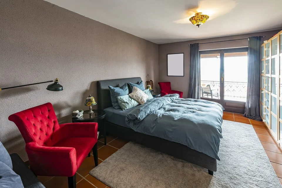 Elegante e spaziosa villa in stile mediterraneo con grande terreno – Foto 26 von 26