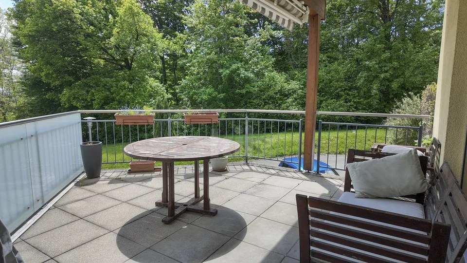 Charmanter Bungalow mit Terrassen, Garten und freier Sicht