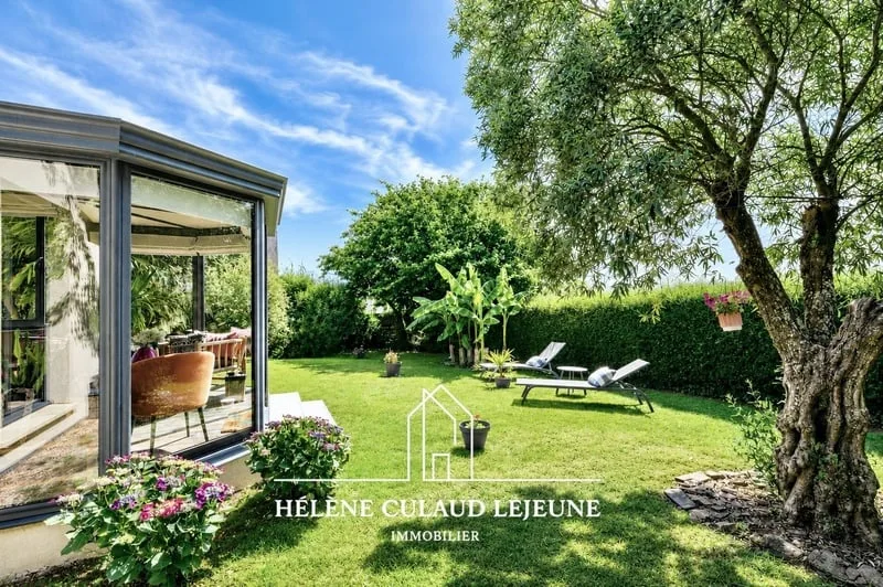 MAISON CONTEMPORAINE - 157 m² - SAINT AVÉ
