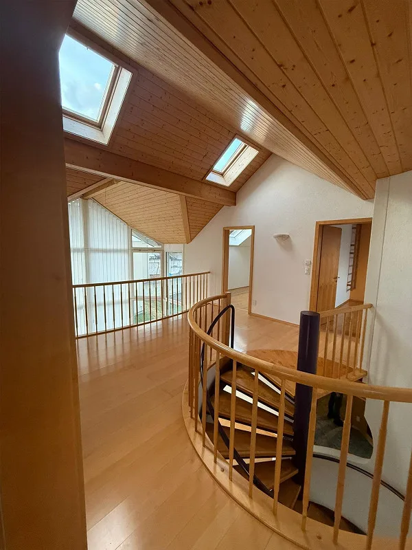 Charmant maison de famille de 6,5 pièces avec vue à Rebstein – photo 9 sur 18