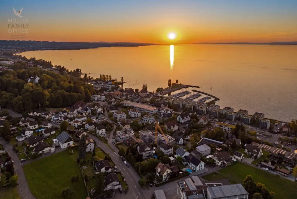 Appartement-maisonnette de rêve de 4 1/2 pièces avec une vue imprenable sur le lac de Constance