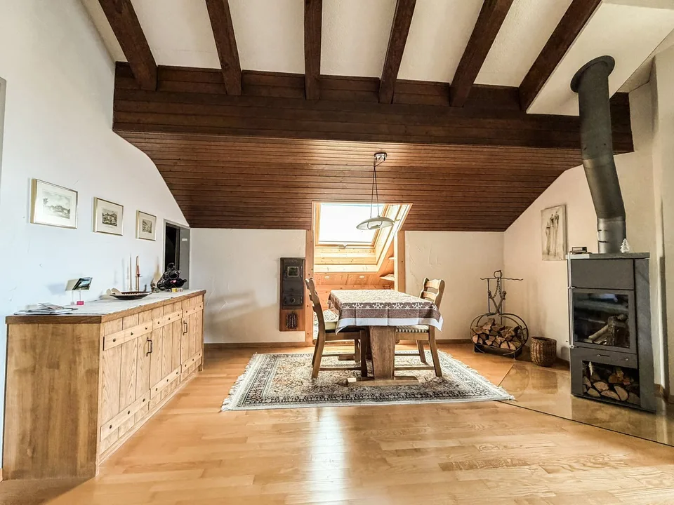 Charmante 2-Zimmer-Wohnung mit Bergpanorama in Scuol