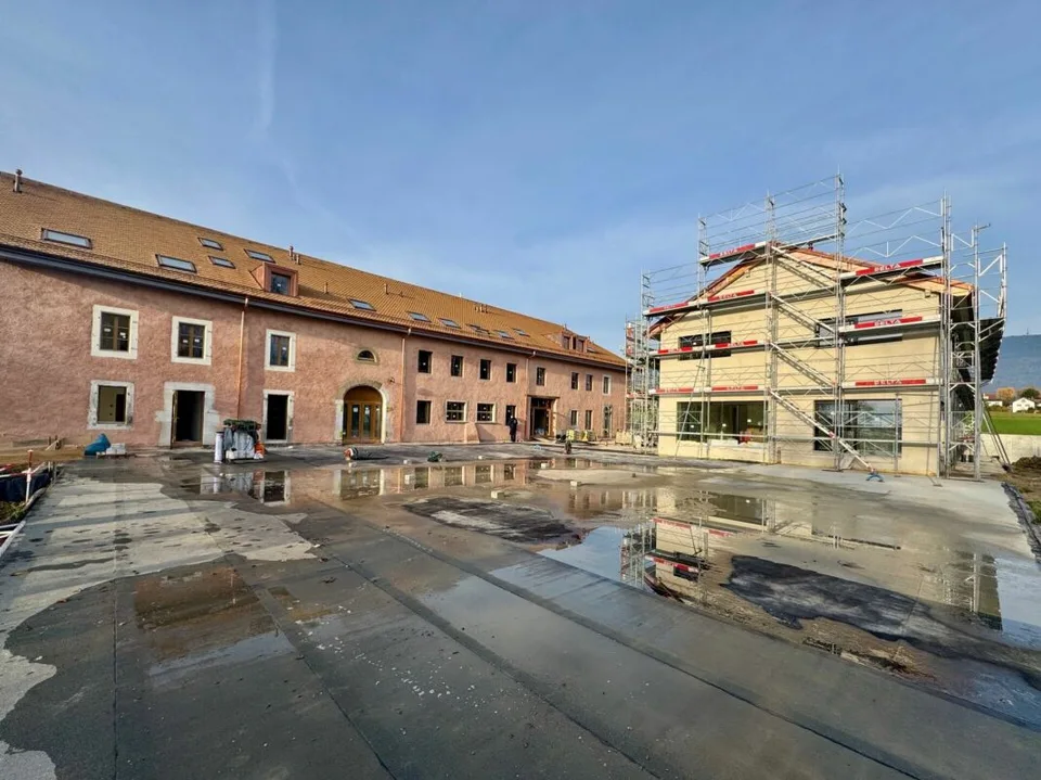 Dachgeschosswohnung mit 5 Zimmern in Borex