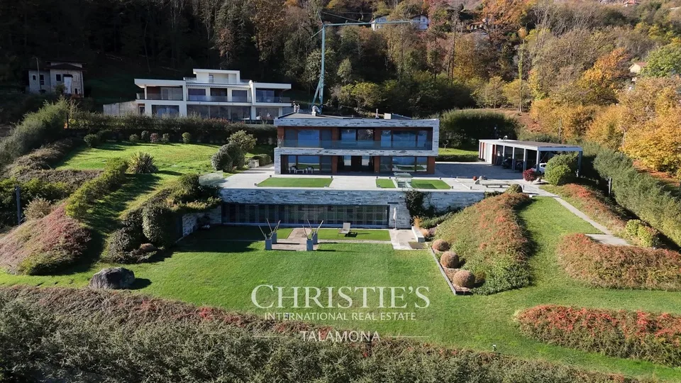Designervilla mit atemberaubendem Blick auf den Lago d'Orta ? Pella