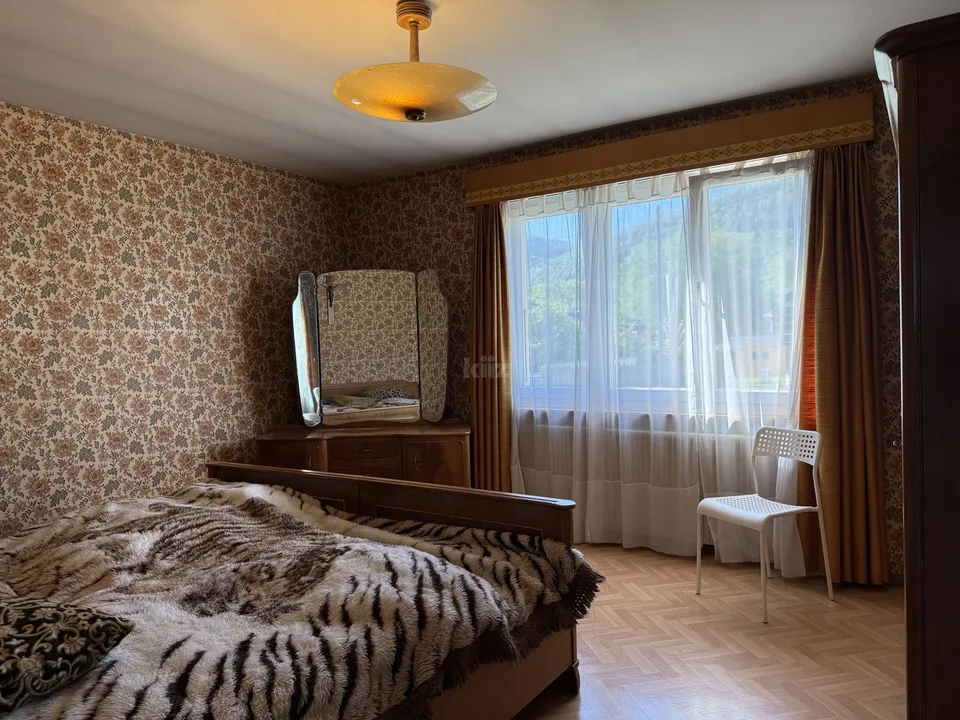 Ideal location! Beautiful single-family home – photo 8 of 13