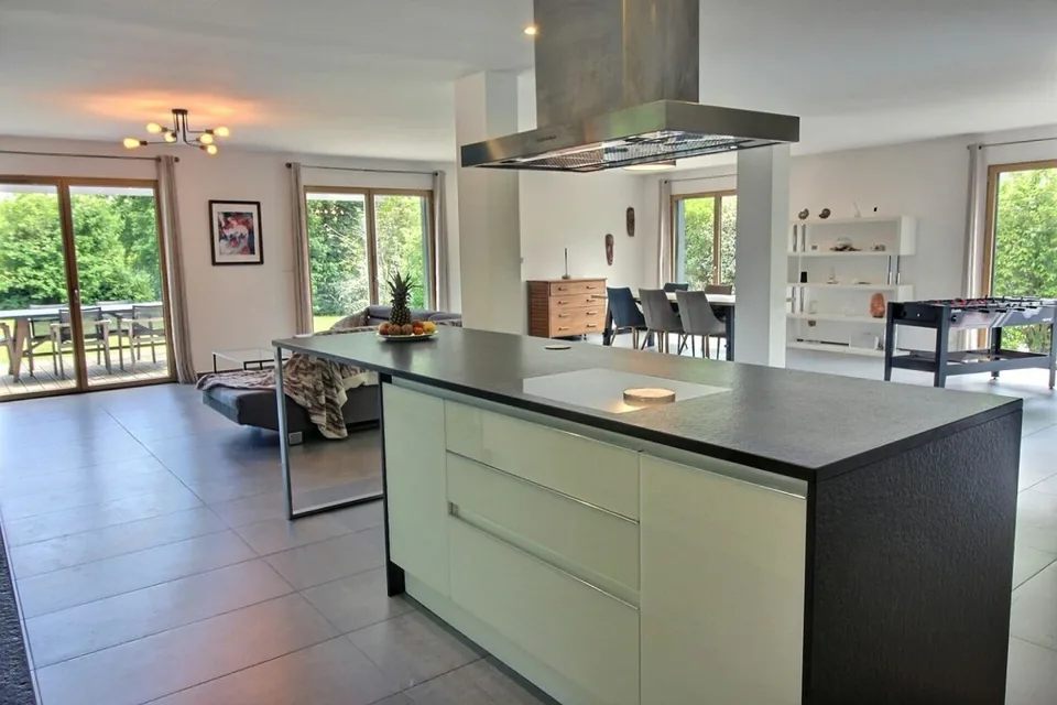 Casa di 277,8 m2 con appartamento T3 indipendente di 61,24 m2 a Cessy – foto 7 di 12
