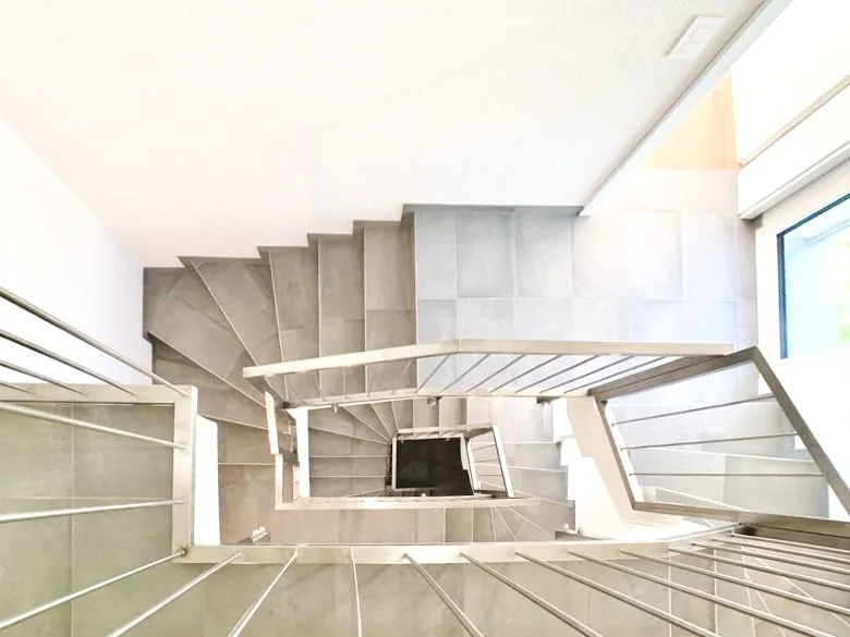 Ihr ruhiger Hafen: Moderne und elegante Villa – Foto 8 von 16
