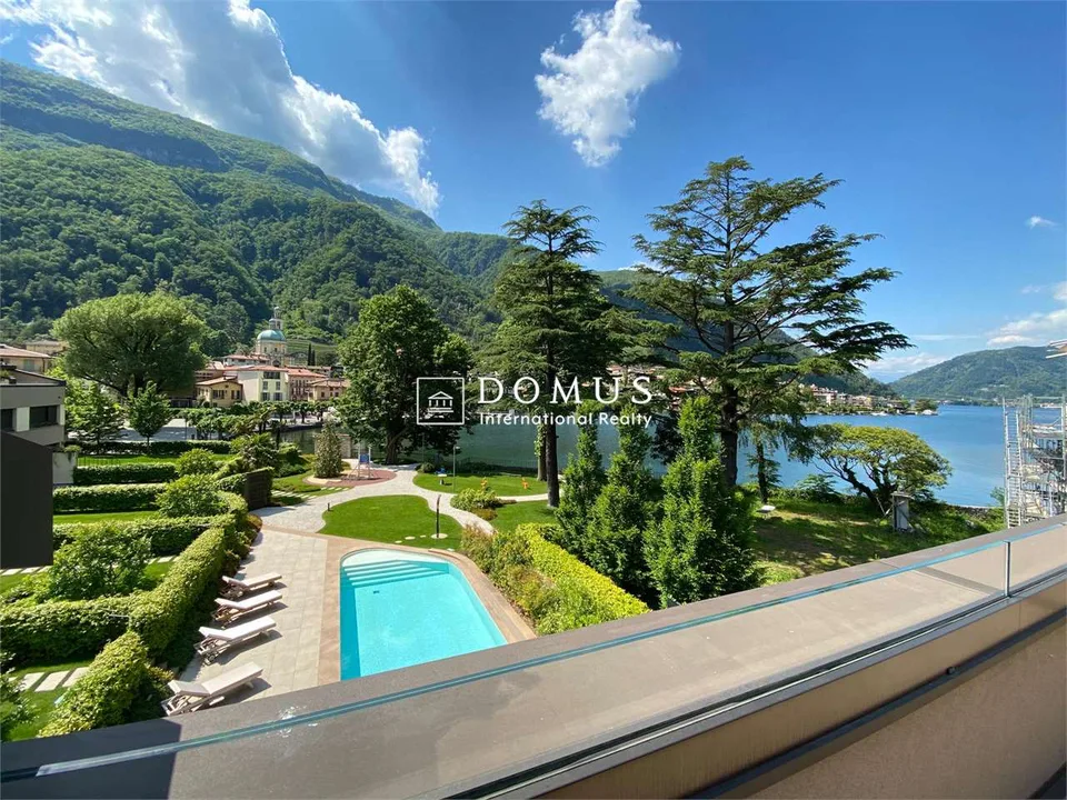 Appartamento a lago con giardino