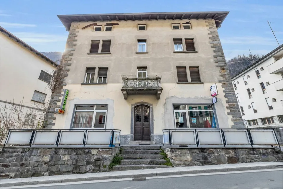 Edificio storico commerciale e residenziale – foto 11 di 14