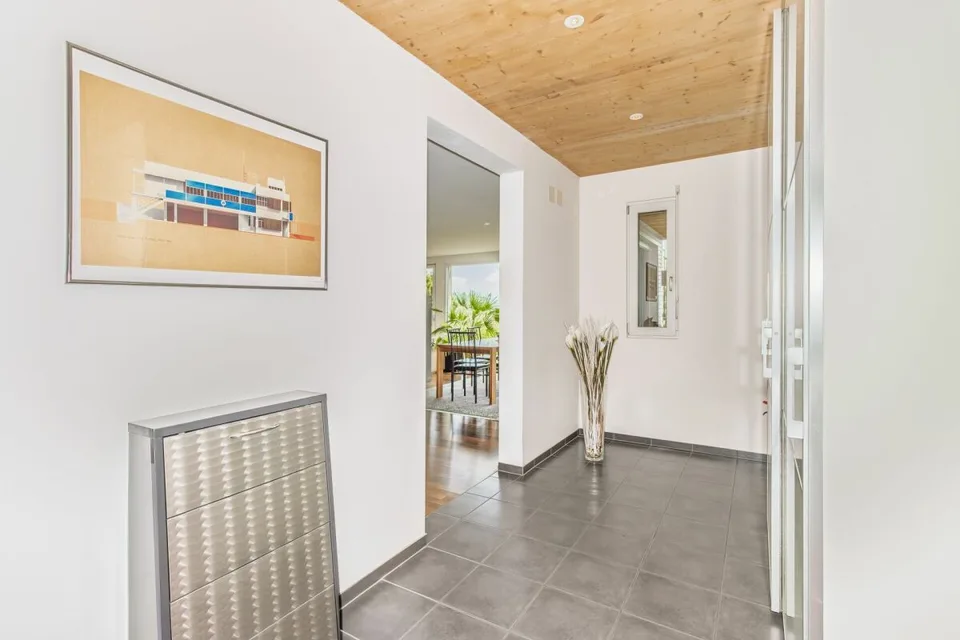 Charaktervolles 4.5-Zimmer-Architektenhaus - Moderne Holzarchitektur mit unverbaubarer Weitsicht