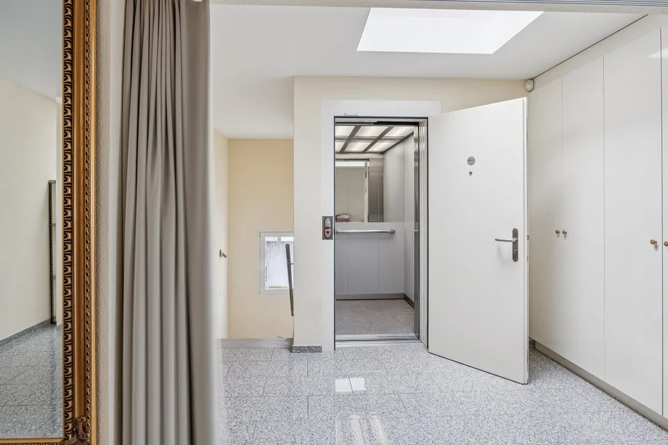 Penthouse di classe extra con piano privato e terrazza sul tetto di 60 m² – foto 8 di 9