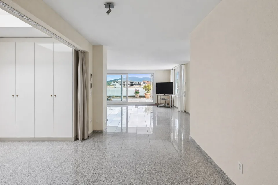 Penthouse di classe extra con piano privato e terrazza sul tetto di 60 m² – foto 9 di 9