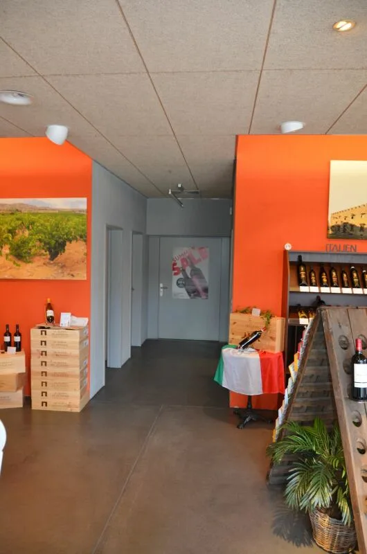 Proprietà commerciale moderna in vendita in una posizione molto buona appena fuori le porte di Aarau