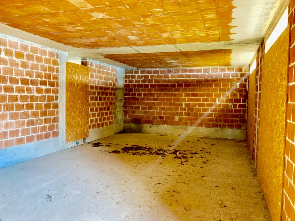 Große Villa zum Fertigstellen in ruhiger und sonniger Lage mit einmaligem 180 Grad Seeblick