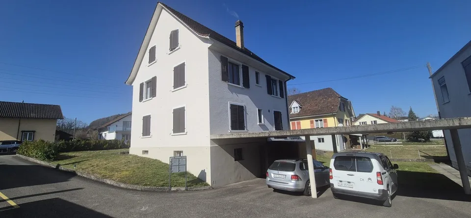 Edificio residenziale con 3 appartamenti a Courrendlin