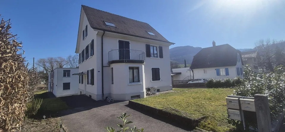 Edificio residenziale con 3 appartamenti a Courrendlin