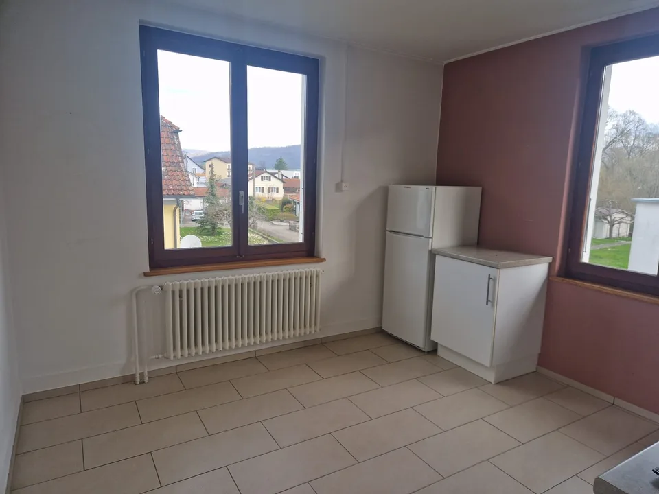 Edificio residenziale con 3 appartamenti a Courrendlin