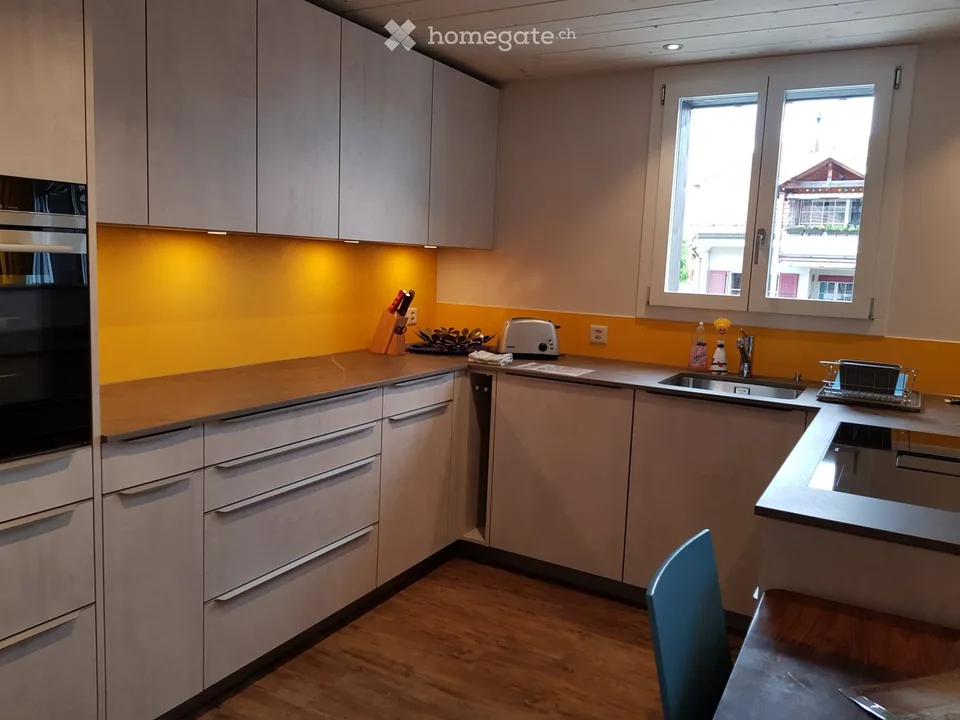 La casa residenziale e commerciale dei tuoi sogni a Schwarzenburg