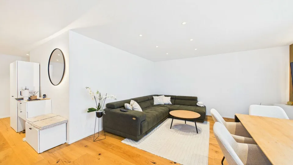 Moderner 4.5-Zimmer-Wohntraum in Baar