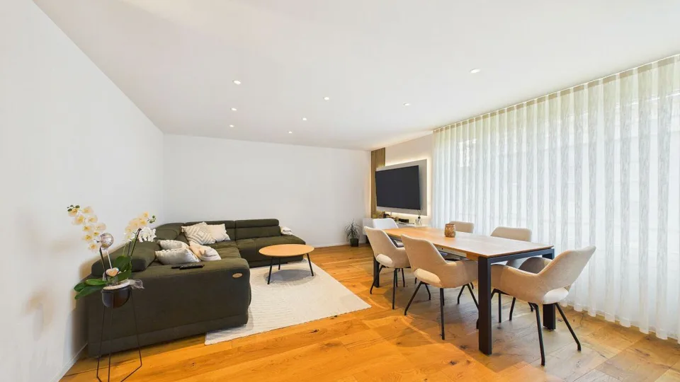 Moderner 4.5-Zimmer-Wohntraum in Baar