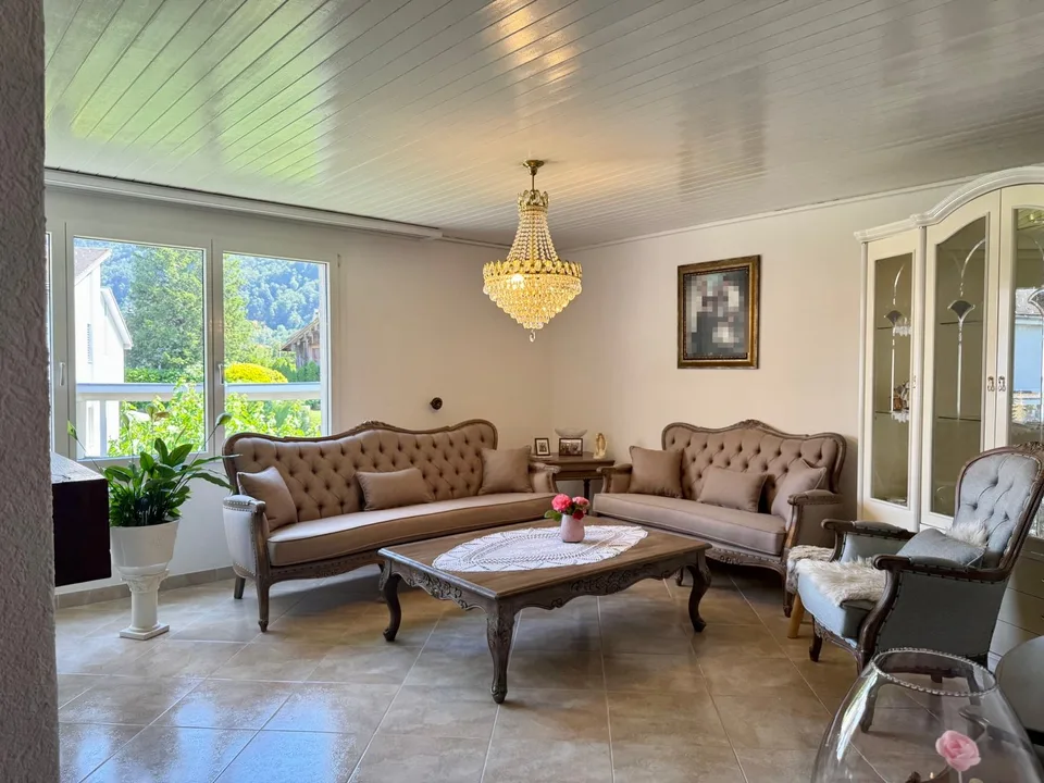Votre nouvelle maison avec un terrain de rêve à Bilten