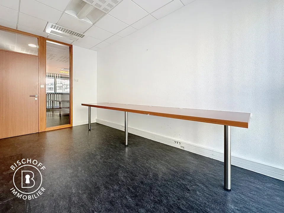 Moderne Bürofläche im Herzen von Saint-Louis – Foto 18 von 20