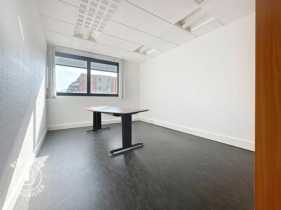 Moderne Bürofläche im Herzen von Saint-Louis – Foto 10 von 20