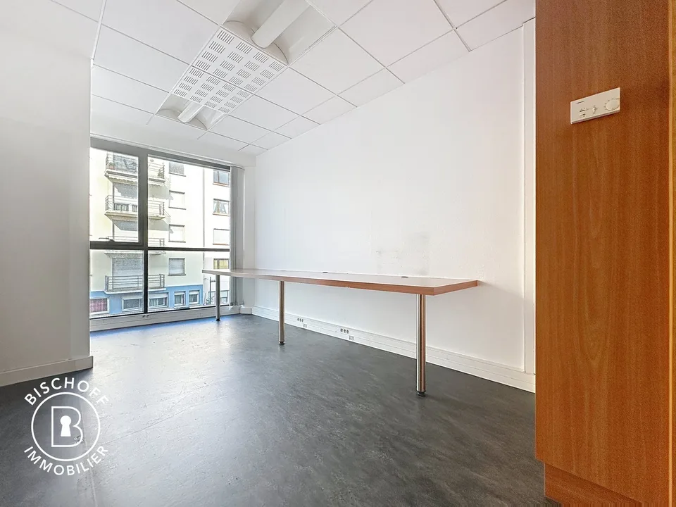 Moderne Bürofläche im Herzen von Saint-Louis – Foto 17 von 20