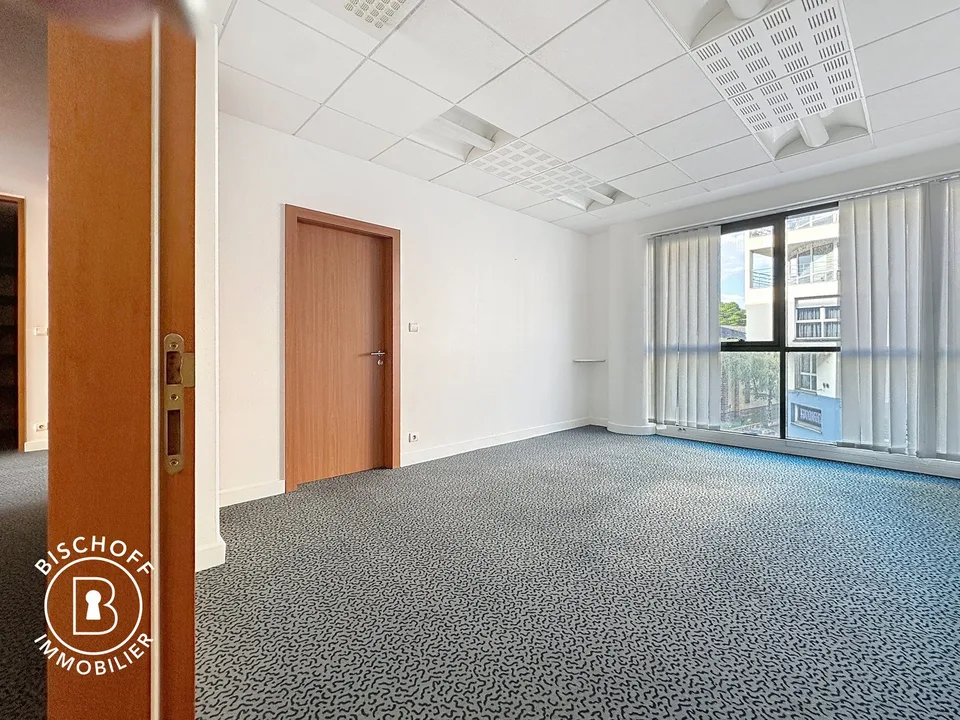 Moderne Bürofläche im Herzen von Saint-Louis – Foto 13 von 20