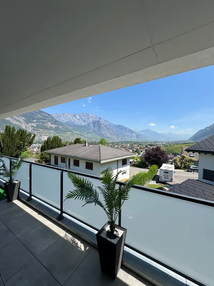 Casa familiare moderna di 5.5 locali a Saxon – Vista panoramica sulle montagne – foto 16 di 23