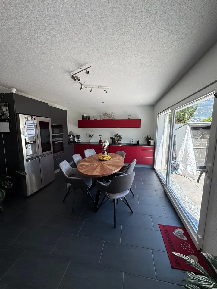 Casa familiare moderna di 5.5 locali a Saxon – Vista panoramica sulle montagne