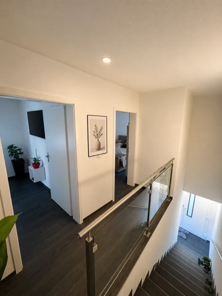 Casa familiare moderna di 5.5 locali a Saxon – Vista panoramica sulle montagne – foto 10 di 23