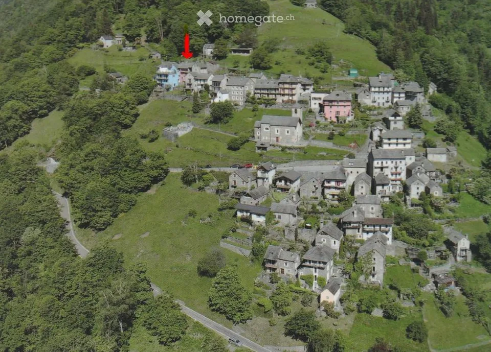 Centovalli, maison de 5 pièces sur 3 étages + cave, pelouse de 109m2