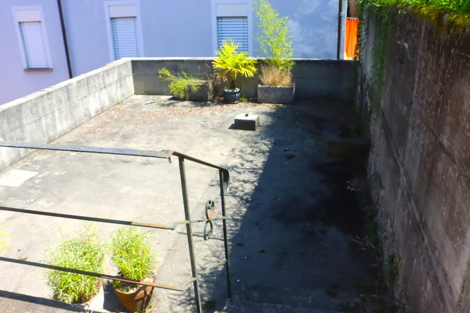 Stattliche Liegenschaft  mit Ausbaupotenzial  Casa imponente con appartamenti  con grande potenziale