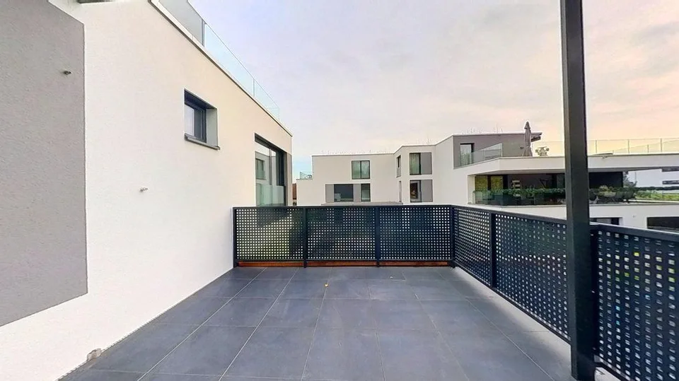 Exklusive, luxuriöse 2 Zimmer Eigentumswohnung mit 42 m2 Terrassenfläche