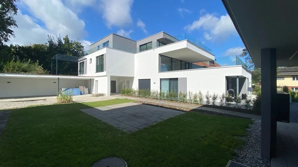 Exklusive, luxuriöse 2 Zimmer Eigentumswohnung mit 42 m2 Terrassenfläche