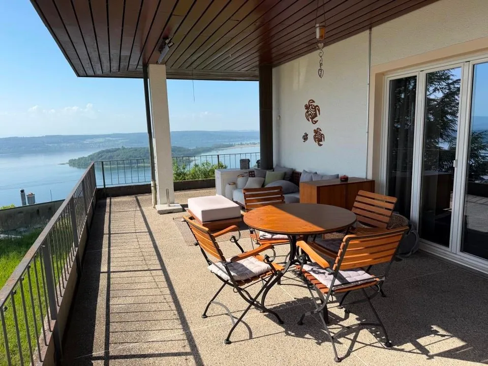 Casa multifamiliare (3 appartamenti) in una posizione da sogno - con molto potenziale