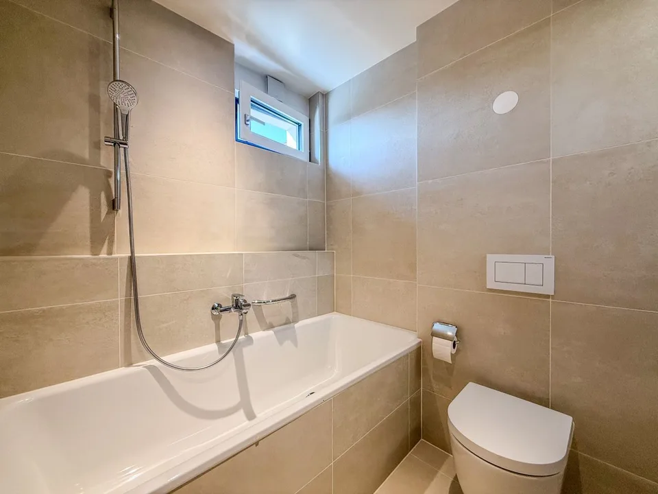 WITH INTEGRATED AIR CONDITIONING - Large 4.5-room apartment of 130m² PPE - 25m² terrace – photo 9 of 12