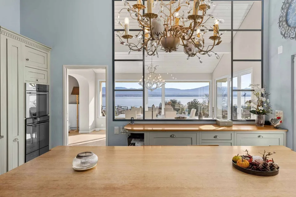Villa indipendente con vista panoramica sul lago e le Alpi – foto 9 di 13