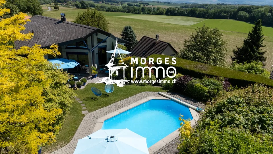 Einzelvilla mit 5.5 Zimmern und schönem Swimmingpool