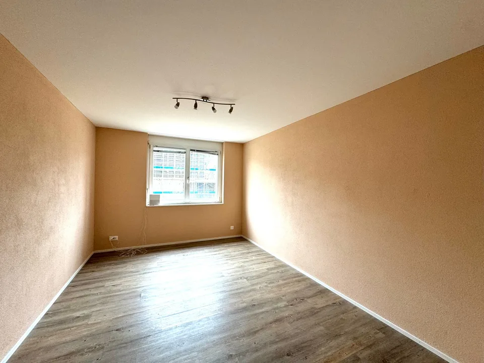 RESERVED! Modern, bright 5.5-room apartment with covered balcony and lake view – photo 11 of 16