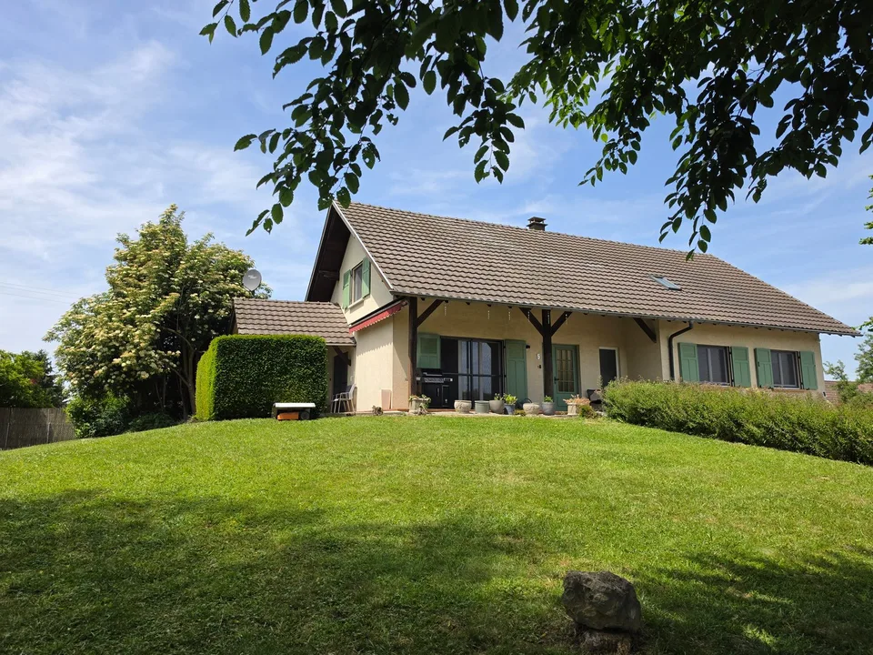 Spacieuse maison rénovée avec 5 chambres sur 18 ares