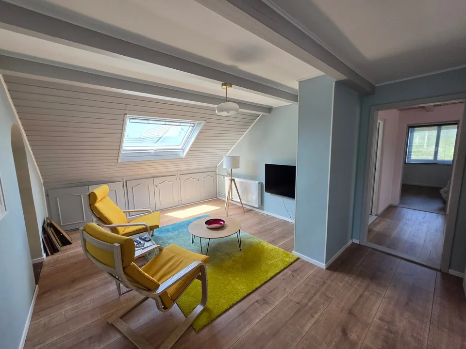 Ampia casa ristrutturata con 5 camere, piscina e terreno di 18 are – foto 12 di 12