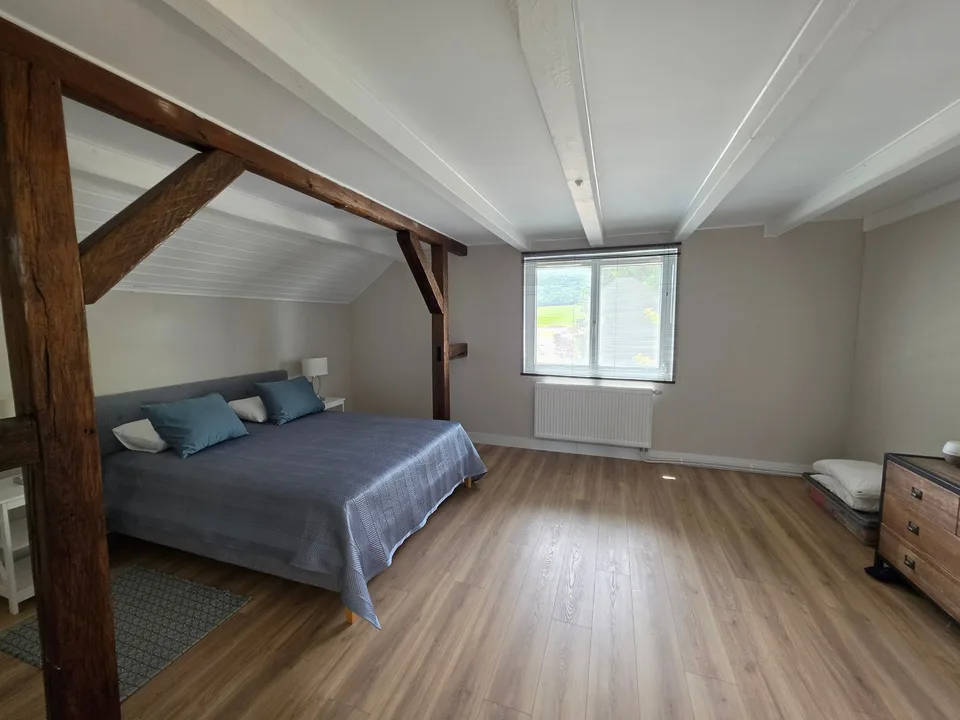 Ampia casa ristrutturata con 5 camere, piscina e terreno di 18 are – foto 10 di 12