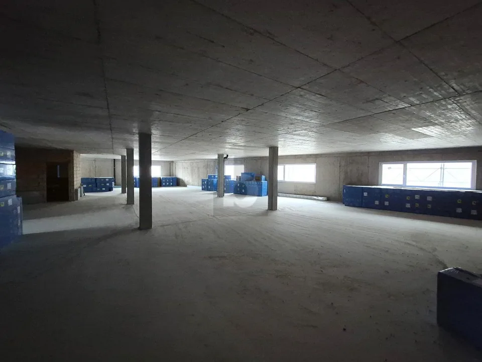 NEUBAU, VIELSEITIG NUTZBAR