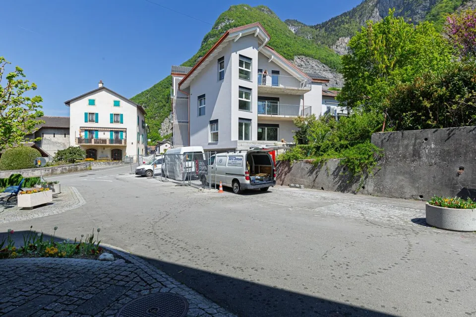 3,5 Zimmer, komplett neu, Garten und Dents du Midi!
