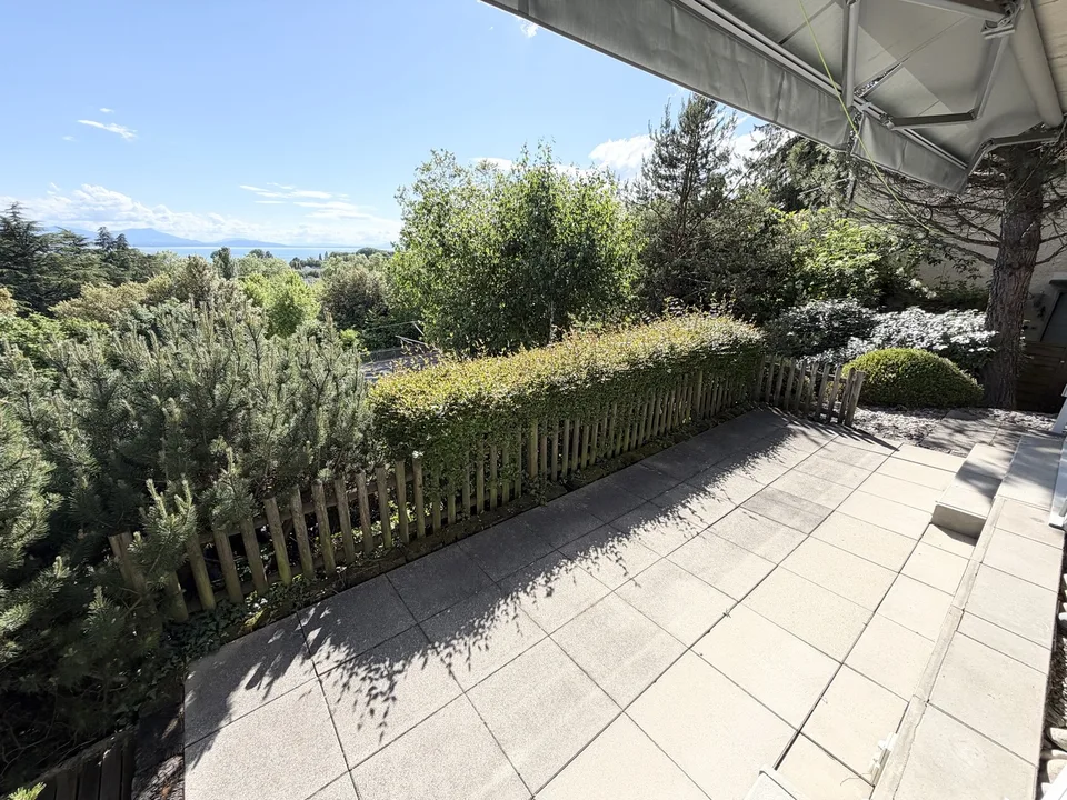 Bel appartement de 3.5 pièces de 100 m2 avec terrasse